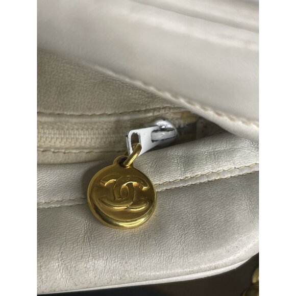 Chanel: RARE 1994 White Envelope Camera Vintage Chanel Quilted Lambskin Leather - Picture 15 of 16